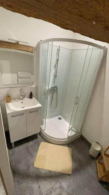 Hébergement de vacances Aux Sources De Lesquire Maison 5 5 Salles De Bains , 11 Personnes *