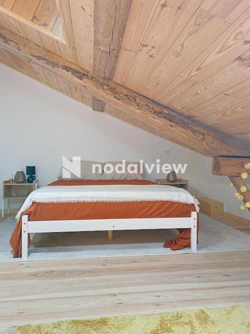 Aux Sources De Lesquire Maison 5 5 Salles De Bains , 11 Personnes Hébergement de vacances *
