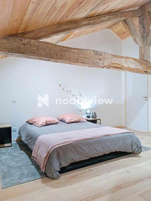 Hébergement de vacances Aux Sources De Lesquire Maison 5 5 Salles De Bains , 11 Personnes *