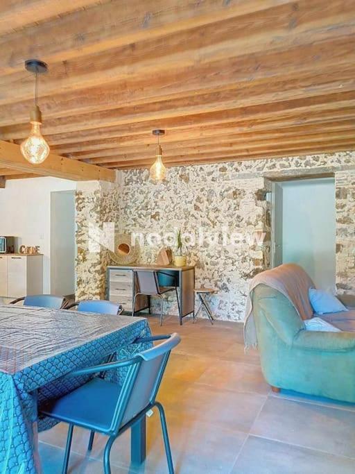 Hébergement de vacances Aux Sources De Lesquire Maison 5 5 Salles De Bains , 11 Personnes *